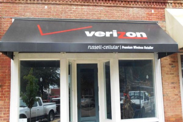 Commercial Fabric Signage Graphics project for Verizon in Bolivar, TN
