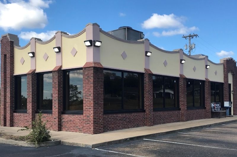 Breakfast Cove restaurant Covington TN facade before awnings