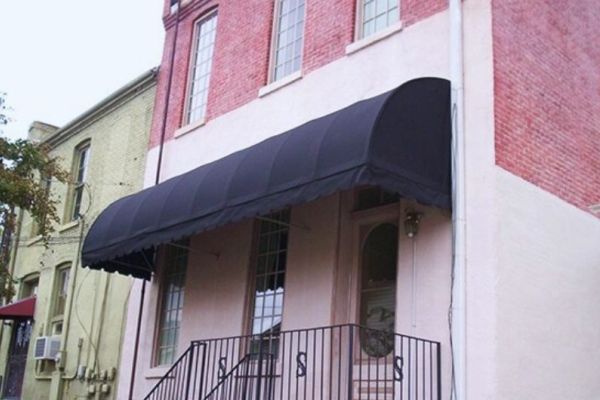 Commercial Fabric Entryway Convex Awning project for Home Run Pizzeria in Bolivar, TN